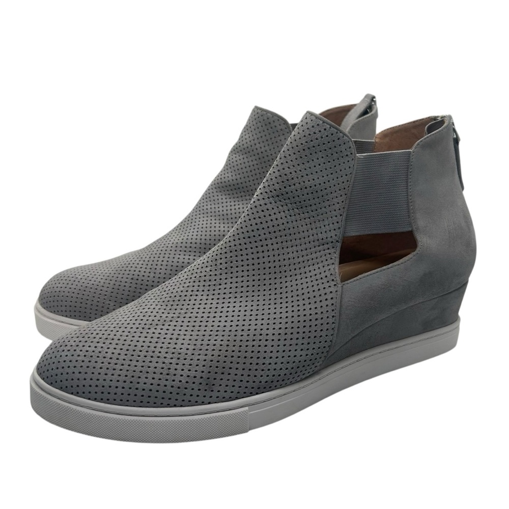 Linea Paolo Amanda Slip-on Wedge Leather Bootie in Stone Beige